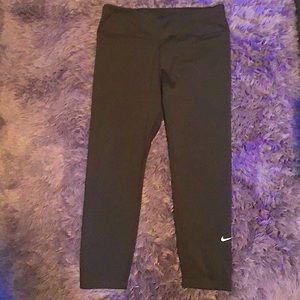 Nike dri-fit capri leggings